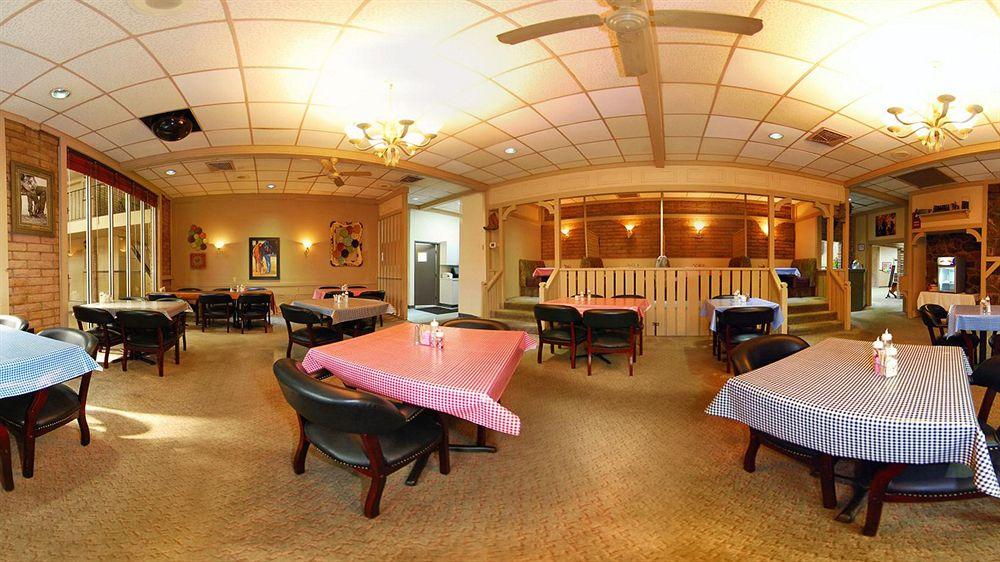 Rodeway Inn Cow Palace Lamar Exterior photo